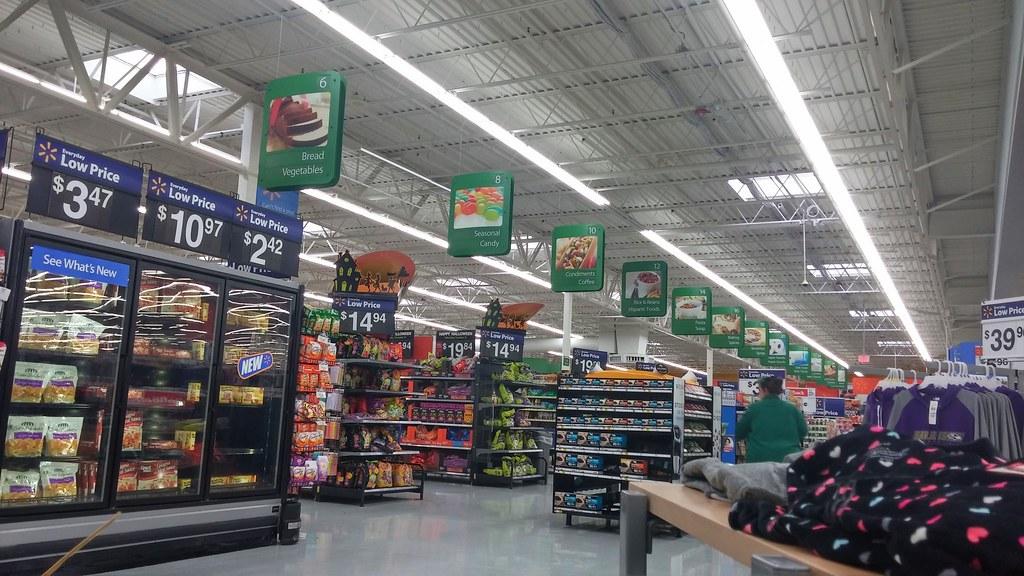 Đến Walmart để hiểu cuộc chiến mới quanh dữ liệu người mua
