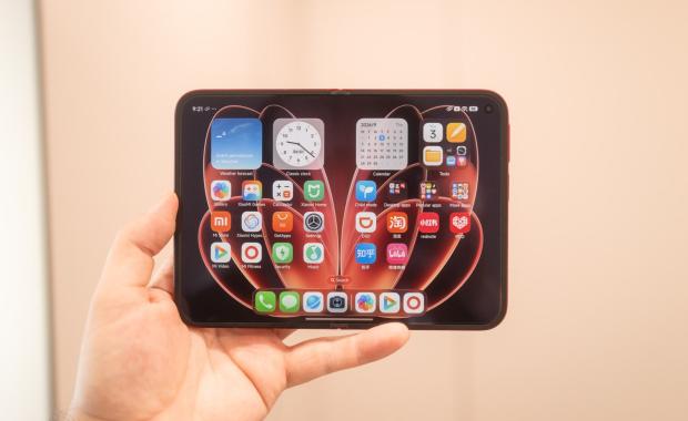 Xiaomi 18 Fold thay đổi cách chúng ta nhìn về điện thoại màn hình gập